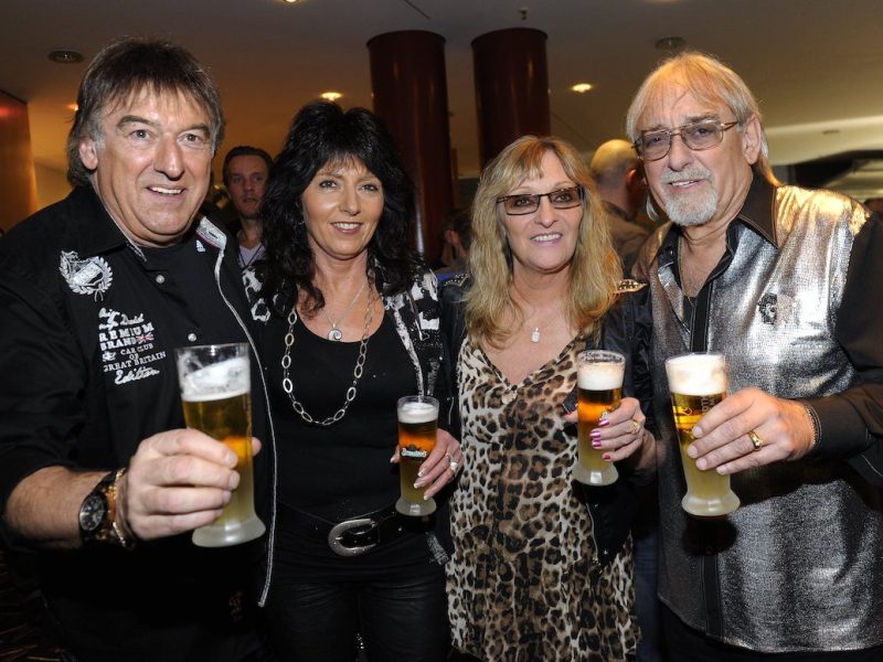 Die Amigos mit Frauen - Karlheinz Ulrich und Bernd Ulrich mit Frauen Doris und Heike / Die Krone der Volksmusik 2012 / Kongresshalle / Chemnitz / Samstag, 07. Januar 2012 / Foto: BrauerPhotos/Dominik_Beckmann