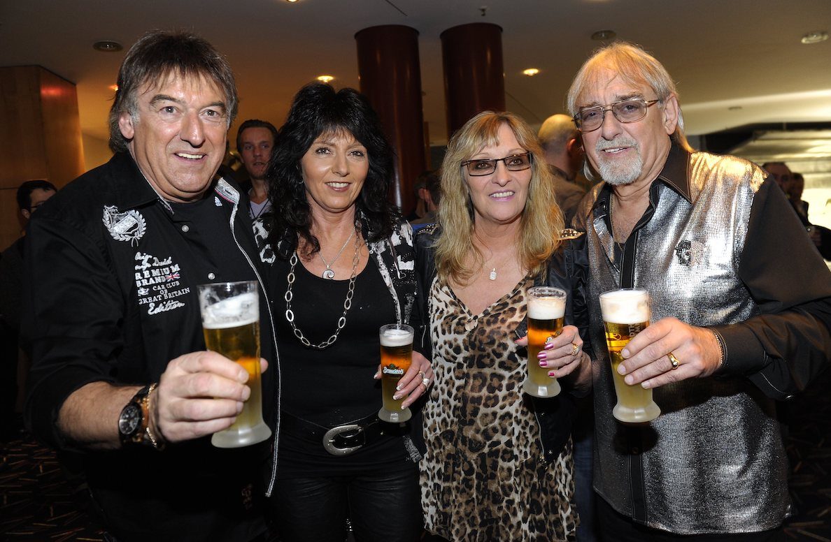 Die Amigos mit Frauen - Karlheinz Ulrich und Bernd Ulrich mit Frauen Doris und Heike / Die Krone der Volksmusik 2012 / Kongresshalle / Chemnitz / Samstag, 07. Januar 2012 / Foto: BrauerPhotos/Dominik_Beckmann