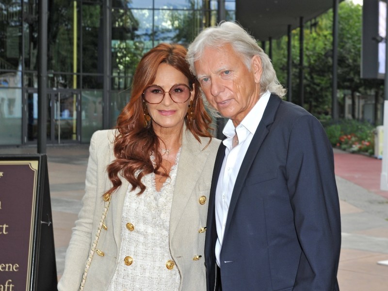 Kimmig Entertainment GmbH - 50-j‰hriges Firmenjubil‰um. Andrea Berg und Ulrich Uli Ferber anl‰ﬂlich des 50-j‰hriges Firmenjubil‰ums der Kimmig Entertainment GmbH am 23.08.2023 im Europapark Rust. 20230823MWI95087 *** Kimmig Entertainment GmbH 50th anniversary Andrea Berg and Ulrich Uli Ferber on the occasion of the 50th anniversary of Kimmig Entertainment GmbH on 23 08 2023 at Europapark Rust 20230823MWI95087