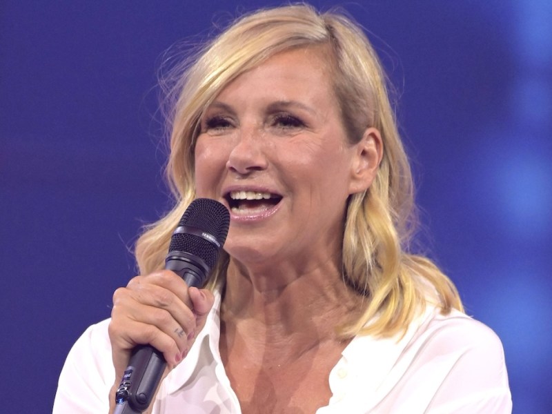Andrea Kiewel bei der Aufzeichnung der TV-Show Kiwis grosse Partynacht im Studio H in Berlin-Adlershof. Berlin, 01.11.2023 *** Andrea Kiewel at the recording of the TV show Kiwis Big Party Night at Studio H in Berlin Adlershof Berlin, 01 11 2023 Foto:xF.xKernx/xFuturexImagex kiwi_3231