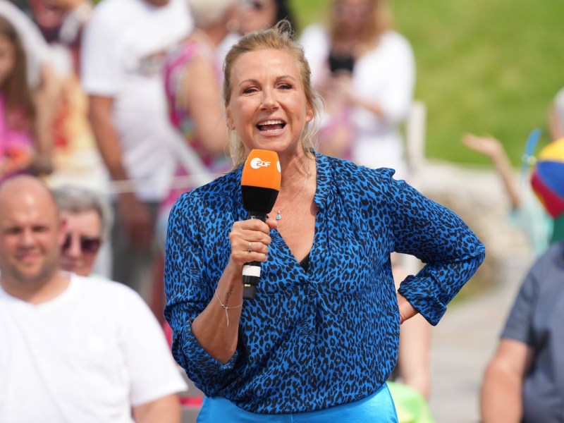 ZDF-Fernsehgarten Andrea Kiwi Kiewel in der Unterhaltungsshow ZDF Fernsehgarten am 21.05.2023 in Mainz. Mainz ZDF Fernsehgarten Rheinland-Pfalz *** ZDF Fernsehgarten Andrea Kiwi Kiewel in the entertainment show ZDF Fernsehgarten on 21 05 2023 in Mainz Mainz ZDF Fernsehgarten Rheinland Pfalz