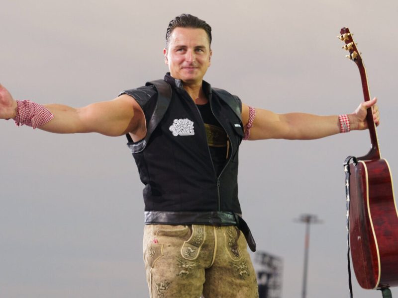 Andreas Gabalier gewährt intime Einblicke in seine Vergangenheit und gibt offen zu, dass er eine Sache ganz besonders bereut...