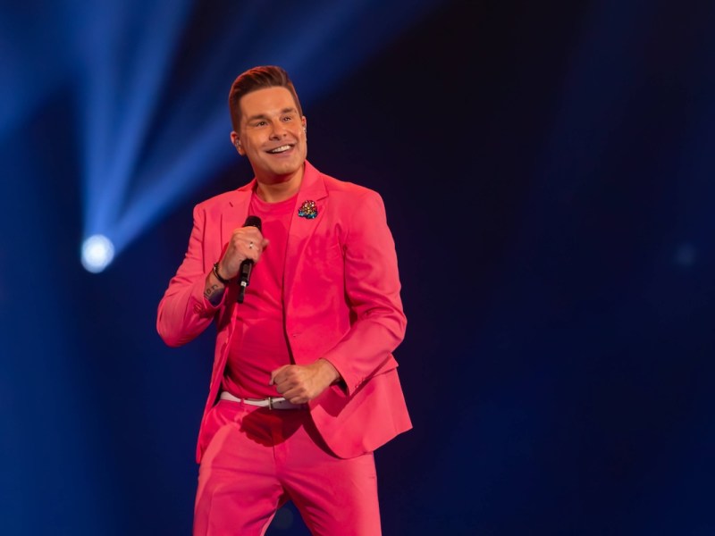 Dortmund Schlagers‰nger Eloy de Jong und Ross Anthony im Duett beim Auftritt in der ARD Samstagabendshow Schlagerboom mit Florian Silbereisen am 21.10.2023 in Dortmund *** Dortmund pop singer Eloy de Jong and Ross Anthony in duet at the appearance in the ARD Saturday night show Schlagerboom with Florian Silbereisen on 21 10 2023 in Dortmund Copyright: xGerhardxWingenderx/xEibner-Pressefotox EP_GWR