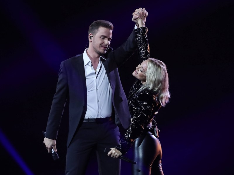 Duett - Saengerin Michelle GER mit Saenger Eric Philippi GER - ARD Live Show „Schlagerchampions - Das groﬂe Fest der Besten“ aus dem Velodrom in Berlin *** Duet singer Michelle GER with singer Eric Philippi GER ARD Live Show “Schlagerchampions Das groﬂe Fest der Besten” from the Velodrom in Berlin