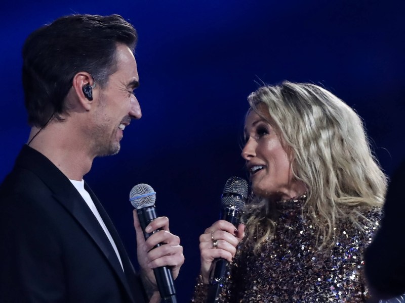 Moderator Florian Silbereisen GER mit Saengerin Helene Fischer GER - ARD Live Show „Schlagerchampions - Das groﬂe Fest der Besten“ aus dem Velodrom in Berlin *** Presenter Florian Silbereisen GER with singer Helene Fischer GER ARD Live Show “Schlagerchampions Das groﬂe Fest der Besten” from the Velodrom in Berlin