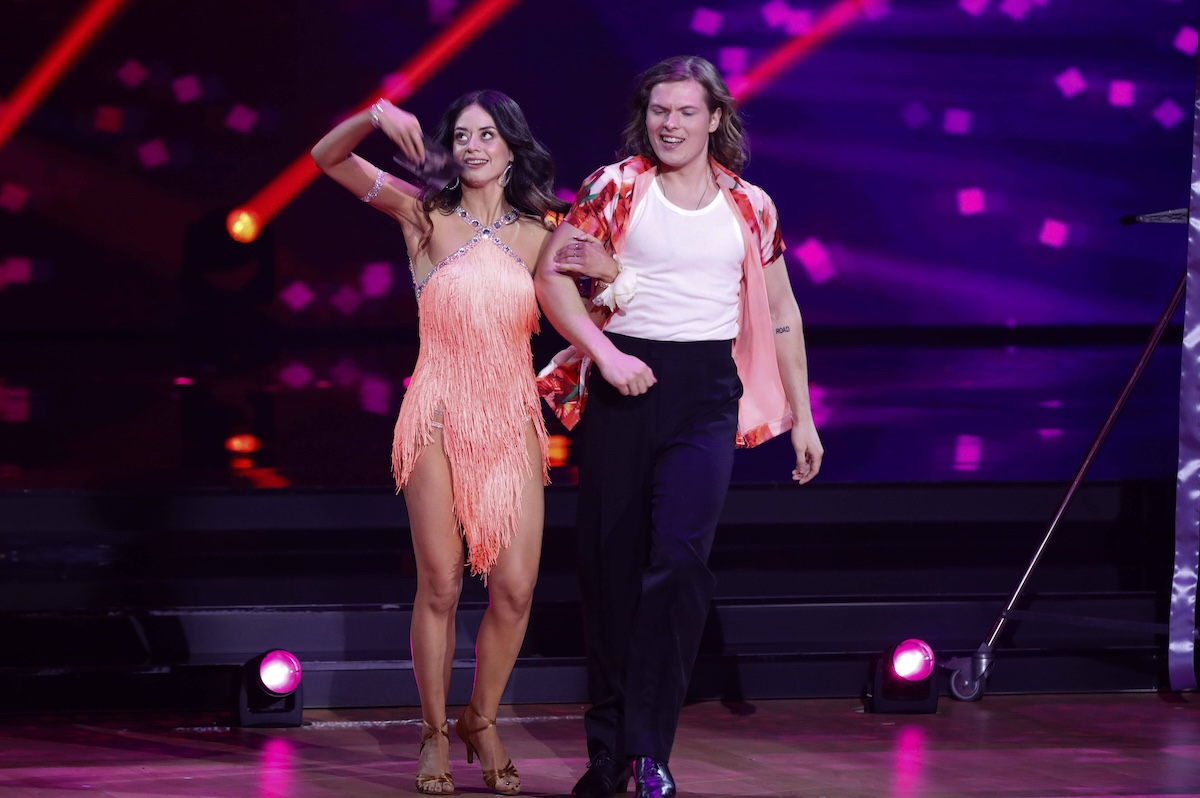 Gabriel Kelly und Malika Dzumaev in der vierten Live-Show der 17. Staffel der RTL-Tanzshow Let s Dance im MMC Coloneum. Kˆln, 22.03.2024 *** Gabriel Kelly and Malika Dzumaev in the fourth live show of the 17th season of the RTL dance show Let s Dance at MMC Coloneum Cologne, 22 03 2024 Foto:xR.xSchmiegeltx/xFuturexImagex lets_dance2203_4435