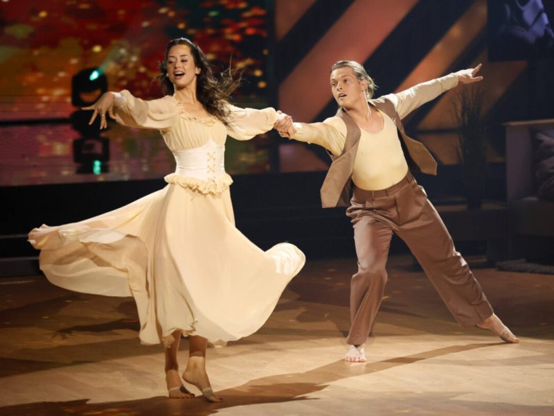 Gabriel Kelly mit Malika Dzumaev