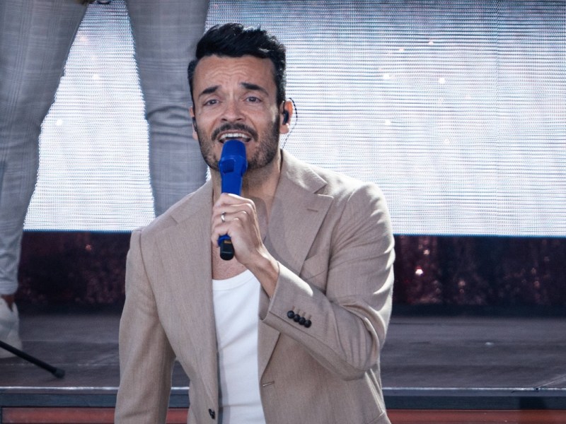 Entertainer und S‰nger Giovanni Zarrella tritt mit seiner Show Eine italienische Sommernacht in den G‰rten der Welt auf. 13.6.2024, Berlin, Deutschland *** Entertainer and singer Giovanni Zarrella performs his show An Italian Summer Night in the Gardens of the World 13 6 2024, Berlin, Germany kreativmedia_zarrella_44