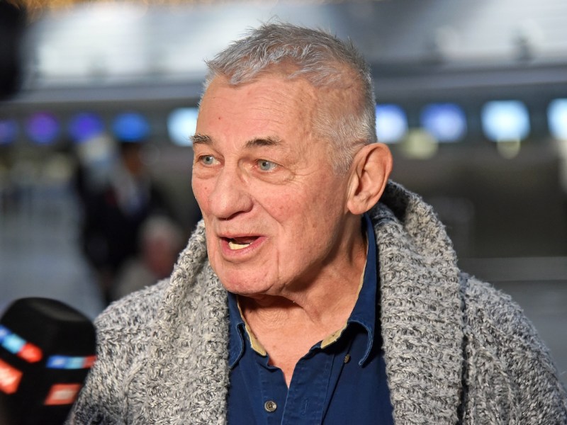 Heinz Hˆnig - Abflug der Kandidaten nach Australien zur RTL TV-Show ICH BIN EIN STAR - HOLT MICH HIER RAUS am Frankfurt am Main International Airport am 08.01.2024 *** Heinz Hˆnig Departure of the candidates to Australia for the RTL TV show ICH BIN EIN STAR HOLT MICH HIER RAUS at Frankfurt am Main International Airport on 08 01 2024