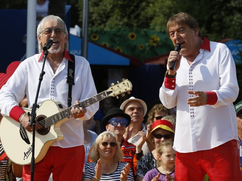 1108/ Amigos / ARD Fernseh Live Unterhaltungsshow Immer wieder sontags, Staffel 7, live aus dem Europapark in Rust am 27.07.2014, Bitte Fotovermerk: G.Hofer/ Rust Germany, Deutschland *** 1108 Amigos ARD television live entertainment show time and again on Sundays, season 7, live from the Europapark in Rust on 27 07 2014, Please note G Hofer Rust Germany, Germany Copyright: xPOP-EYE/HUrsx 0033677100336771