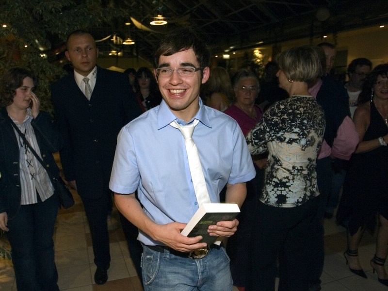 Bildnummer: 51274787 Datum: 07.06.2006 Copyright: imago/Jens Koehler S‰nger Daniel K¸blbˆck (GER) am Rande der Talkshow - R¸gentalk - in Binz , Personen , optimistisch; 2006, Binz, R¸gen, TV, Musiker, , Pop ,; , quer, Kbdig, Einzelbild, Musik, Kunst, Deutschland, Randbild, People / Freude, Gast, G‰ste, Studiogast, Studiog‰ste
