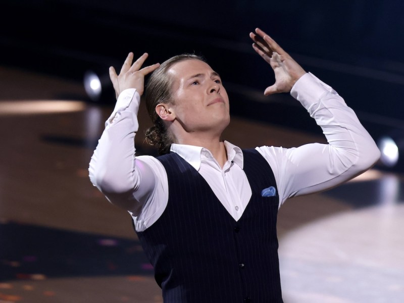 S‰nger Gabriel Kelly in der elften Live-Show bei der 17. Staffel der RTL-Tanzshow Let s Dance in den MMC-Studios. Kˆln, 17.05.2024 NRW Deutschland *** Singer Gabriel Kelly in the eleventh live show of the 17th season of the RTL dance show Let s Dance at the MMC Studios Cologne, 17 05 2024 NRW Germany Copyright: xChristophxHardtx