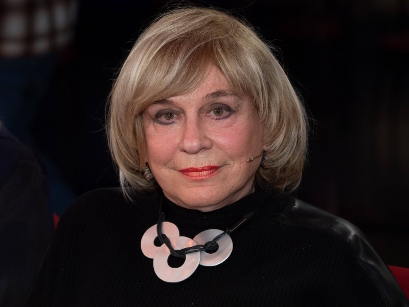 Mary ROOS, Saengerin, Schlagersaengerin, Portraet, Portr‰t, Portrait, Angeschnittenes Einzelbild, Einzelmotiv, zu Gast in der Sendung ,,Koelner Treff,, im WDR Fernsehen, 15.11.2022. *** Mary ROOS, singer, Schlagersaengerin, portrait, portrait, cropped single image, single motif, as a guest in the program ,,Koelner Treff,, on WDR television, 15 11 2022