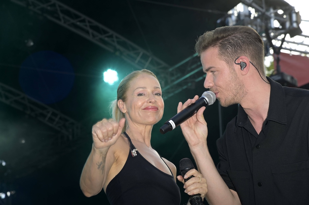 Michelle und Eric Philippi beim SchlagerHammer 2024 im Schlosspark Oranienburg. Oranienburg, 06.07.2024 *** Michelle and Eric Philippi at SchlagerHammer 2024 in the Schlosspark Oranienburg Oranienburg, 06 07 2024 Foto:xF.xKernx/xFuturexImagex schlagerhammer_4892