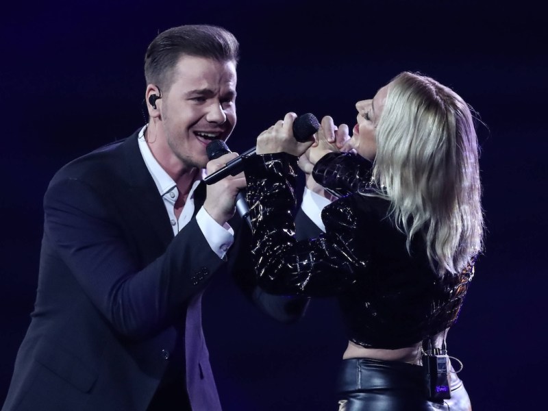 Duett - Saengerin Michelle GER mit Saenger Eric Philippi GER - ARD Live Show „Schlagerchampions - Das groﬂe Fest der Besten“ aus dem Velodrom in Berlin *** Duet singer Michelle GER with singer Eric Philippi GER ARD Live Show “Schlagerchampions Das groﬂe Fest der Besten” from the Velodrom in Berlin