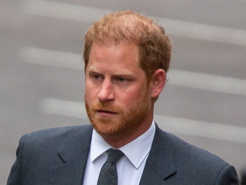 Prinz Harry ist des Öfteren Spott und Hohn ausgesetzt. Doch geht der neueste Seitenhieb von DIESEM Star zu weit?