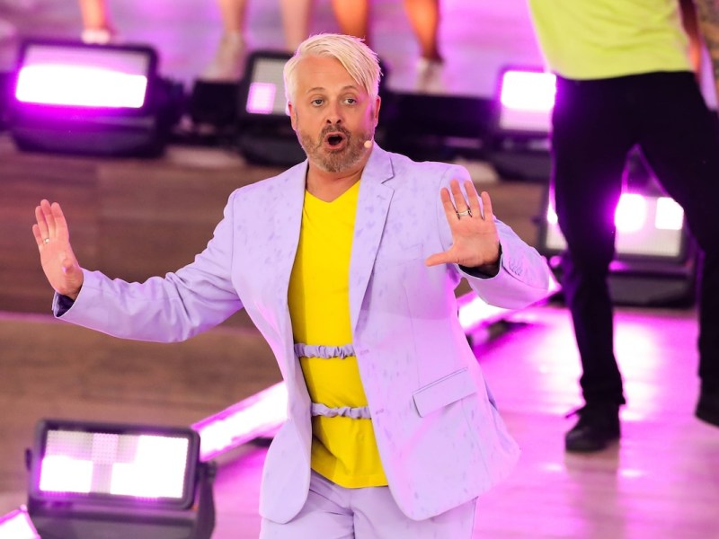 Saenger Ross Antony GBR - ARD Aufzeichnung Show DIE GROSSE SCHLAGERSTRANDPARTY 2023 - Wir Feiern die 80 Er aus dem Amphitheater Gelsenkirchen *** Saenger Ross Antony GBR ARD Recording Show DIE GROSSE SCHLAGERSTRANDPARTY 2023 Wir Feiern die 80 Er aus dem Amphitheater Gelsenkirchen