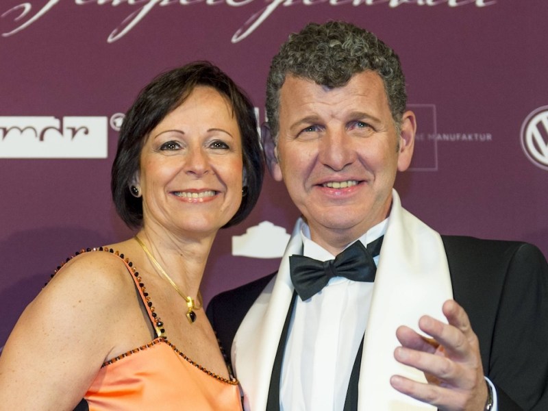 Semperopernball, Freitag 29.01.2016, Semperoper Dresden. Semino Rossi mit Ehefrau Gabi. RM001