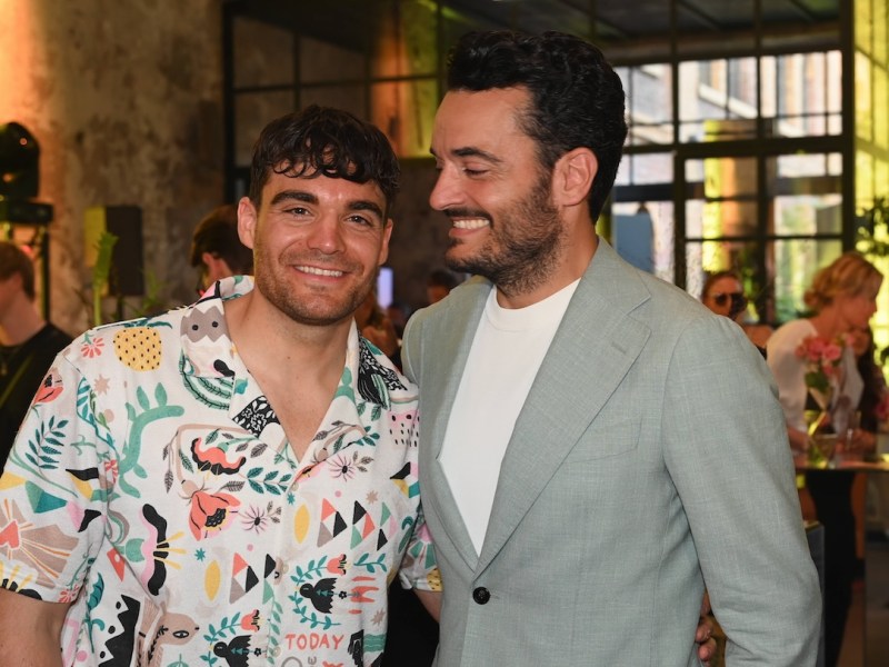 Giovanni Zarrella und sein Bruder Stefano Zarrella l singen bei der Party zur Vorstellung der ersten Jana Ina Zarrella Brillenkollektion f¸r die Marke eyes more mit Party *** Giovanni Zarrella and his brother Stefano Zarrella l sing along party for the launch of the first Jana Ina Zarrella eyewear collection for the brand eyes more Party
