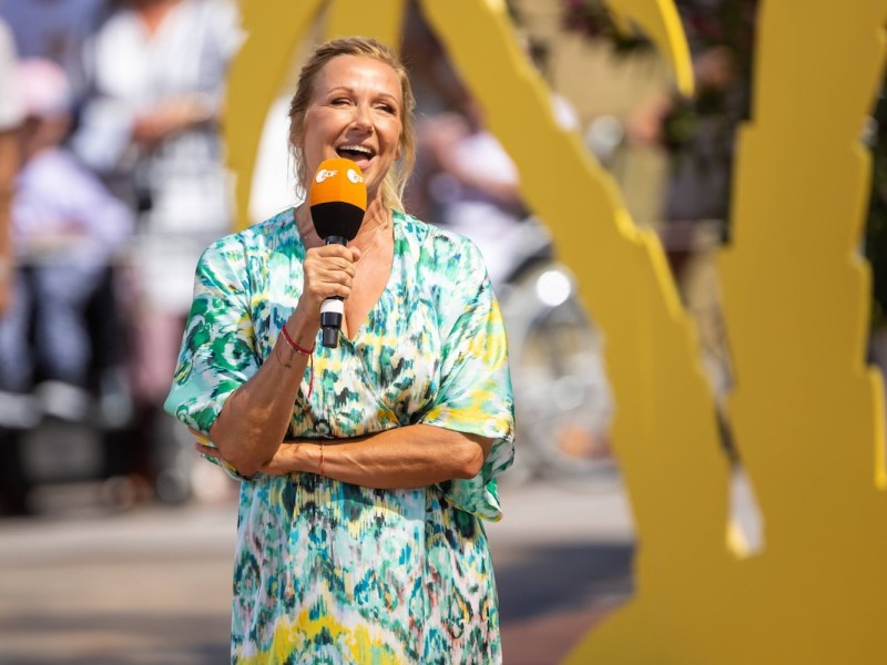 Mainz ZDF Fernsehgarten, 17.07.2022 Andrea Kiewel, ZDF Fernsehgarten, 17.07.2022 *** Mainz ZDF TV Garden, 17 07 2022 Andrea Kiewel, ZDF TV Garden, 17 07 2022 Copyright: xNeisx/xEibner-Pressefotox