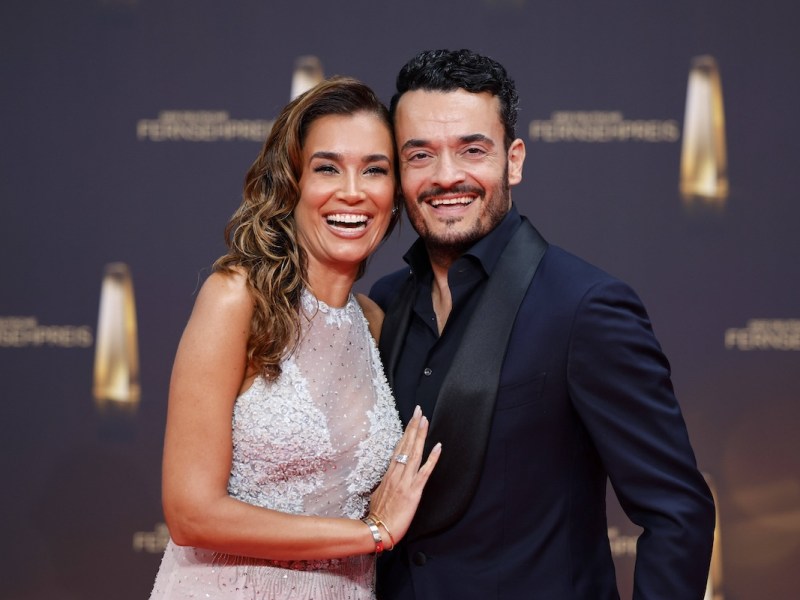 Moderatorin Jana-Ina Zarrella und S‰nger Giovanni Zarrella bei der Deutsche Fernsehpreis 2022 - Die TV-Highlights des Jahres in den MMC-Studios in Ossendorf. Kˆln, 14.09.2022 NRW Deutschland *** Presenter Jana Ina Zarrella and singer Giovanni Zarrella at the German Television Award 2022 The TV Highlights of the Year at MMC Studios in Ossendorf Cologne, 14 09 2022 NRW Germany Copyright: xChristophxHardtx