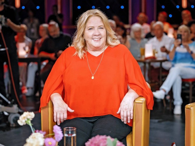 MDR - Riverboat. S‰ngerin Kathy Kelly anl‰ﬂlich der Aufzeichnung der MDR - Talkshow Riverboat am 23.08.2024 in der Mediacity Leipzig. 20240823SFL0028 *** MDR Riverboat singer Kathy Kelly on the occasion of the recording of the MDR talk show Riverboat on 23 08 2024 in the Mediacity Leipzig 20240823SFL0028