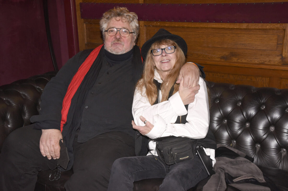 Michael Schanze mit Lebensgefährtin Uschi Köhl in München im November 2021. Foto: IMAGO / Future Image