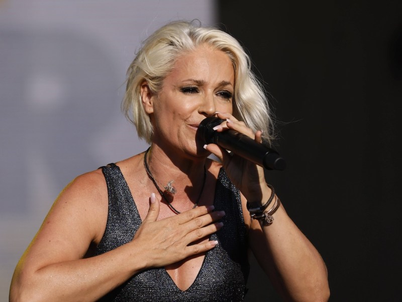 S‰ngerin Michelle bei ihrem Auftritt im Rahmen des Open-Air Konzerts Lieblingslieder - Deutschlands grˆﬂtes Ohrwurm-Spektakel von Markus Krampe Entertainment in der Bonner Rheinaue. Bonn, 06.08.2022 NRW Deutschland *** Singer Michelle during her performance at the open air concert Lieblingslieder Deutschlands grˆﬂtes Ohrwurm Spektakel by Markus Krampe Entertainment in Bonn Rheinaue Bonn, 06 08 2022 NRW Germany Copyright: xChristophxHardtx