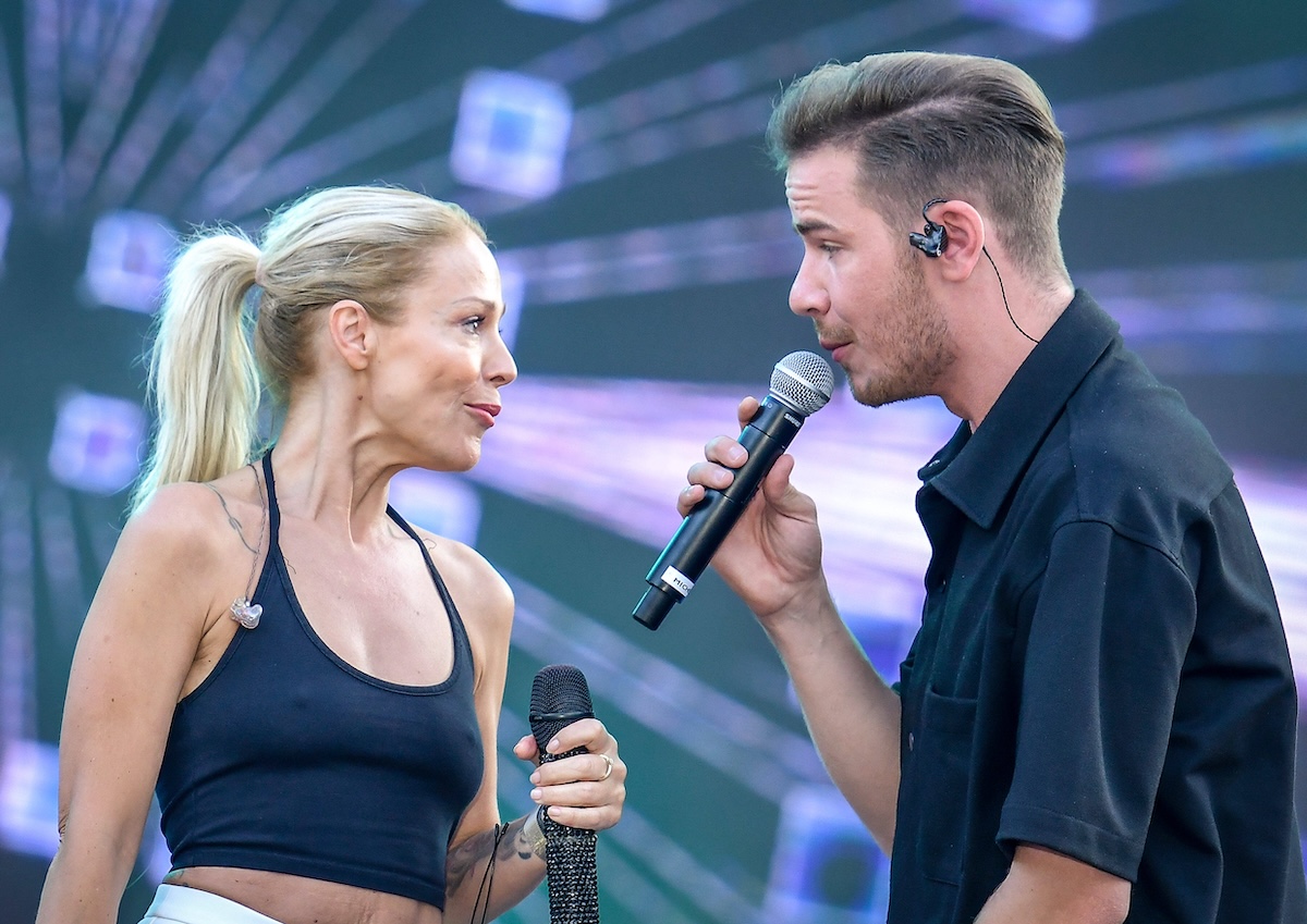 06.07.2024, xlakx, Entertainment Musik, SchlagerHammer in Oranienburg emspor, v.l. Saengerin Michelle buergerl.anja Gisela Hewer und Saenger Eric Philippi tritt bei der Sommerparty vom Schlager Radio √áSchlagerHammer√à in der Orangerie Oranienburg auf. Oranienburg *** 06 07 2024, xlakx, Entertainment Music, SchlagerHammer in Oranienburg emspor, f l singer Michelle buergerl anja Gisela Hewer and singer Eric Philippi perform at the summer party of Schlager Radio √áSchlagerHammer√à in the Orangerie Oranienburg Oranienburg Daniel Lakomski