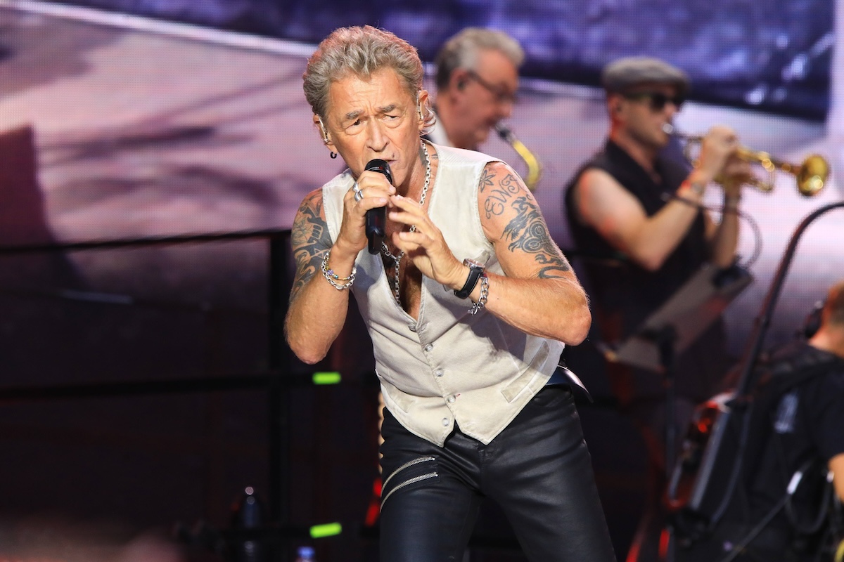 Peter Maffay beim Konzert in der Red Bull Arena Erfurt, 20.07.2024 Peter Maffay & Band - We Love Rock n Roll - Farewell Tour 2024 - Konzert in der Red Bull Arena in Leipzig Foto: Matthias Gr‰nzdˆrfer Sachsen Germany *** Peter Maffay at the concert in the Red Bull Arena Erfurt, 20 07 2024 Peter Maffay Band We Love Rock n Roll Farewell Tour 2024 concert in the Red Bull Arena in Leipzig Photo Matthias Gr‰nzdˆrfer Saxony Germany Copyright: xMatthiasxGr‰nzdˆrferx