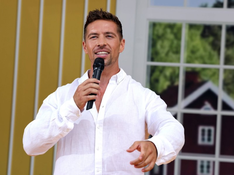 Ramon Roselly - Immer wieder sonntags 2024, Folge 07 Ramon Roselly. ARD-Unterhaltungsshow Immer wieder sonntags. TV-Aufzeichnung und Live-‹bertragung vom 28.07.2024 aus dem Wasserpark Rulantica, Rust. Baden-W¸rttemberg, Deutschland. *** Ramon Roselly Immer wieder sonntags 2024, Episode 07 Ramon Roselly ARD entertainment show Immer wieder sonntags TV recording and live broadcast from 28 07 2024 from the water park Rulantica, Rust Baden W¸rttemberg, Germany