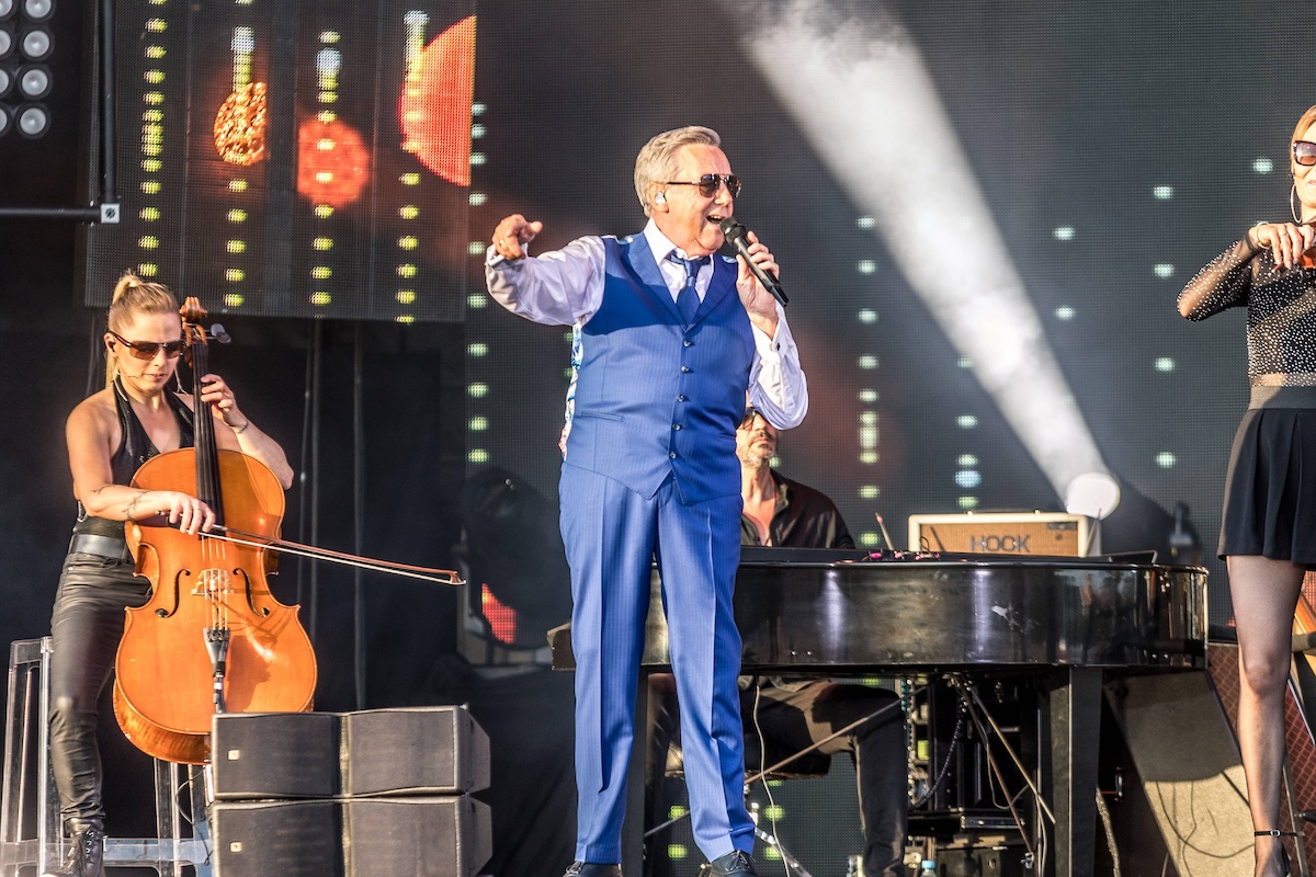 Der Schlager S√§nger Roland Kaiser Ronald Keiler, 71 auf der Festwiese Leipzig. Roland Kaiser Leipzig *** The hit singer Roland Kaiser Ronald Keiler, 71 on the fairground Leipzig Roland Kaiser Leipzig