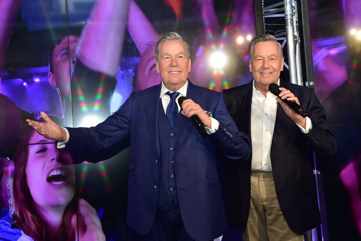 Seine Wachsfigur und Roland Kaiser bei Madame Tussauds in Berlin. Foto: IMAGO / Photopress Müller