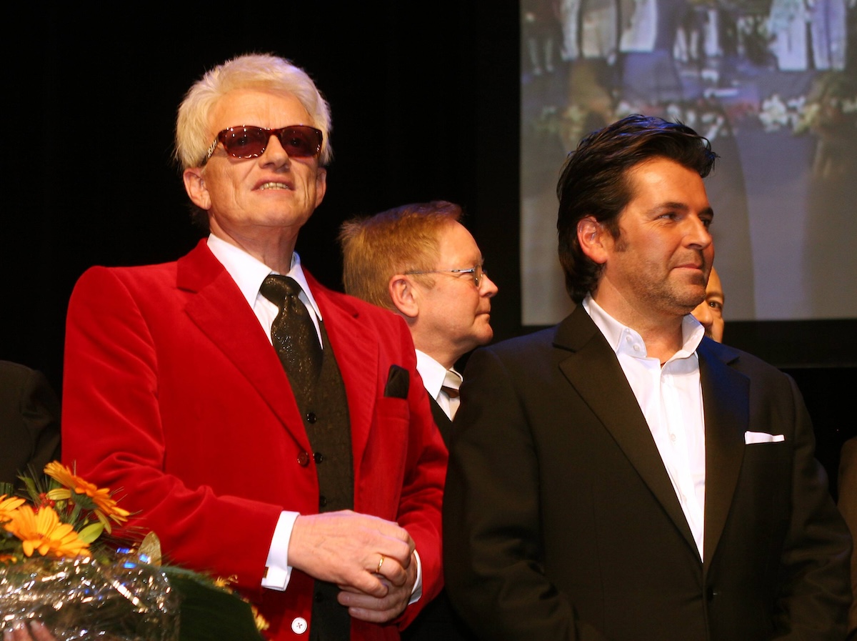 Bildnummer: 50678557  Datum: 19.12.2004  Copyright: imago/Thomas FreyS‰nger Thomas Anders (re.) und Heino (beide GER) anl‰sslich eines Auftritts in Koblenz, Personen; 2004, Koblenz, TV, Moderator, Moderatoren, Fernsehmoderator, Fernsehmoderatoren, Musiker, Schlager, himself, Shows , Pop; , quer, Kbdig, Gruppenbild, close, Musik, Kunst, Deutschland, Randbild, People