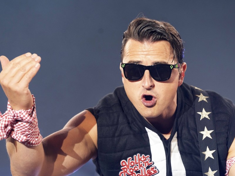 Andreas Gabalier live bei einem Konzert seiner Der Dirndl-Wahnsinn geht weiter Open Air Tour auf dem Pfullywood-Festival im Seepart. Pfullendorf, 01.09.2024 *** Andreas Gabalier live at a concert of his Der Dirndl Wahnsinn geht weiter Open Air Tour at the Pfullywood Festival in Seepart Pfullendorf, 01 09 2024 Foto:xA.xRaemyx/xFuturexImagex gabalier_4905