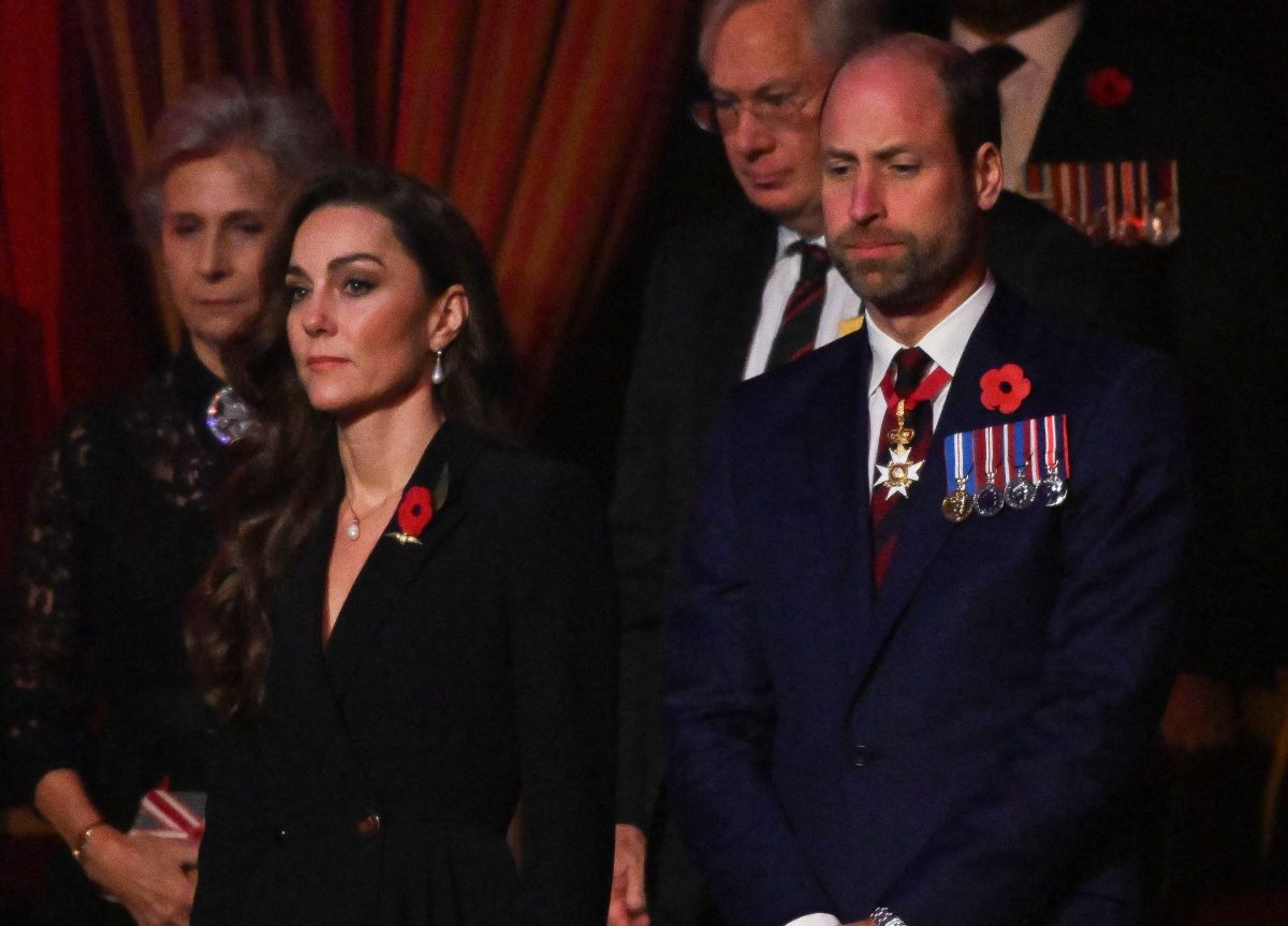 Kate Middleton sorgte bei ihrem Auftritt weltweit für Aufsehen. Doch trotz ihrer Rückkehr bleibt nichts verborgen...